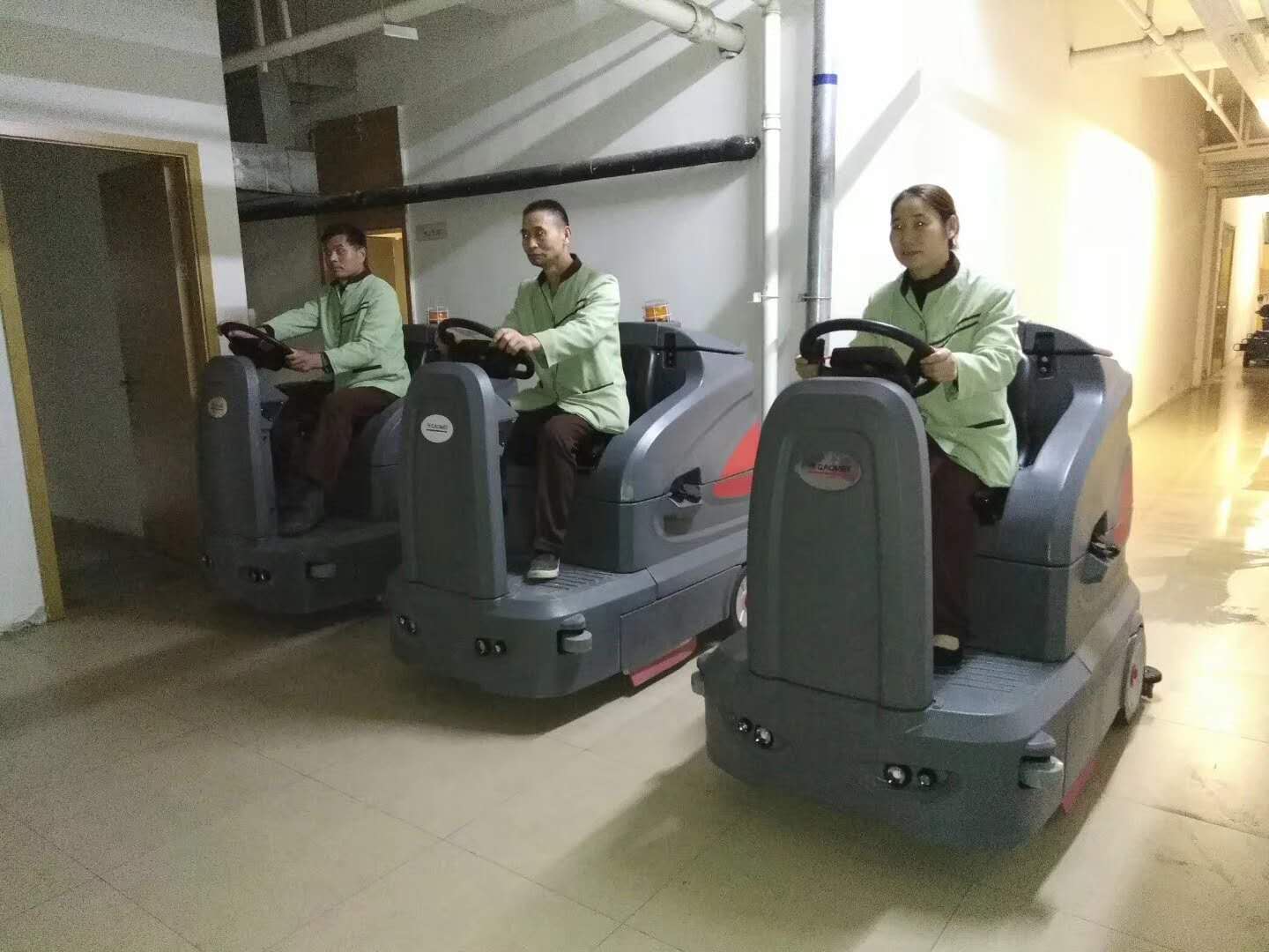 你知道洗地機(jī)的用處嗎？